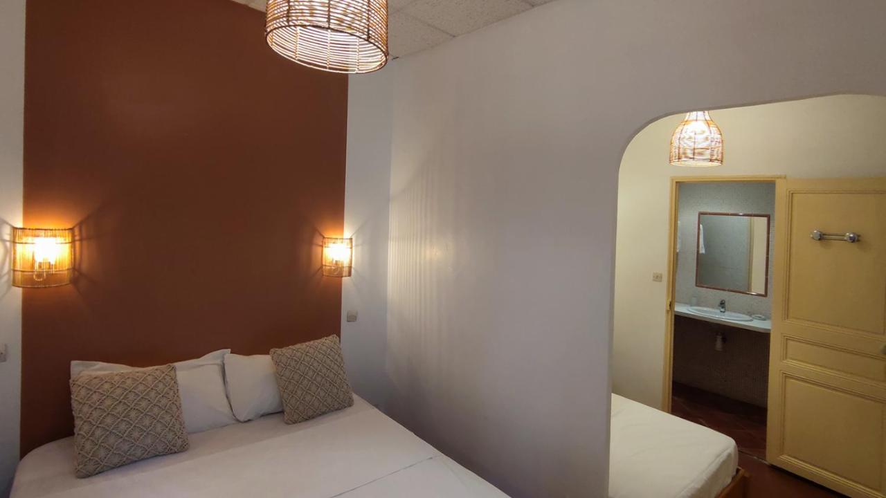 Logis Hotel & Restaurant Du Parc Жеменос Екстер'єр фото